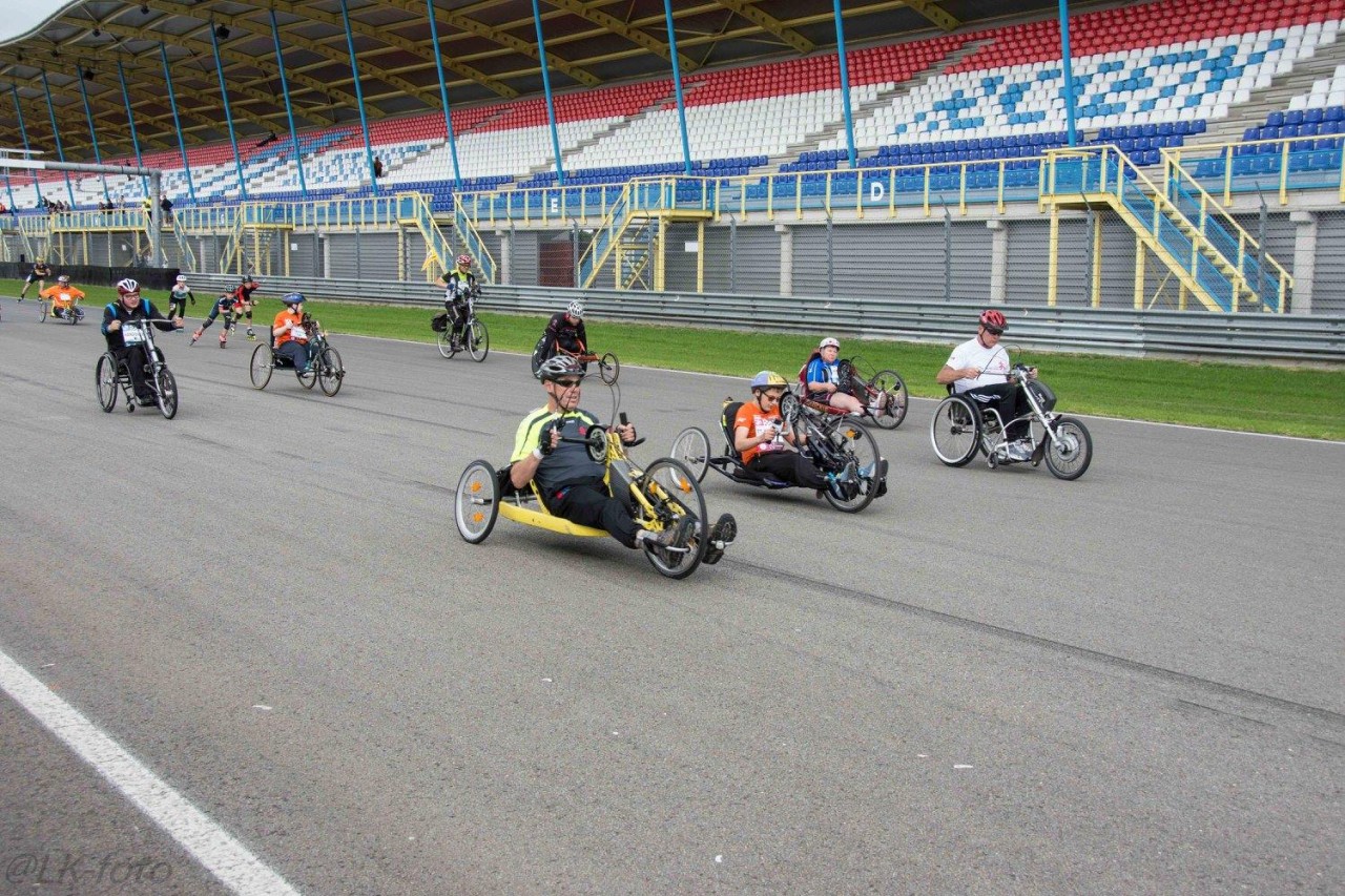 TT City Run op 17 juni 2023. Ren van het TT Circuit naar de binnenstad ...